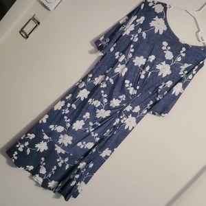 Floral print flowy dress
